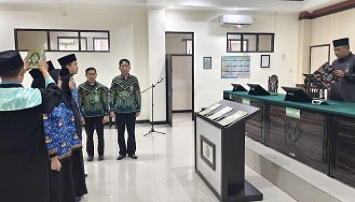 Pengambilan Sumpah Calon Pegawai Negeri Sipil (CPNS) menjadi Pegawai Negeri Sipil (PNS) pada Pengadilan Negeri Poso