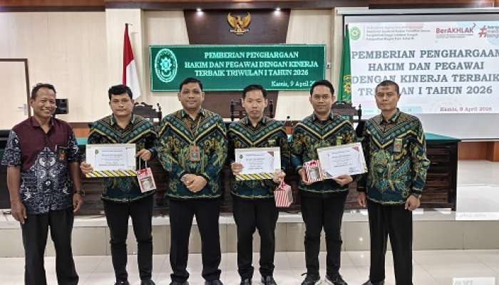 pemberian reward bagi hakim dan pegawai berkinerja terbaik periode triwulan-I tahun 2026